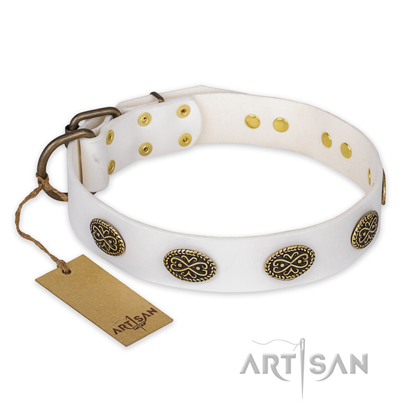 Perfect fit leather dog collar with rust-proof traditional buckle