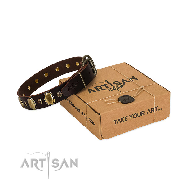 Handy use high quality full grain genuine leather dog collar with decorations